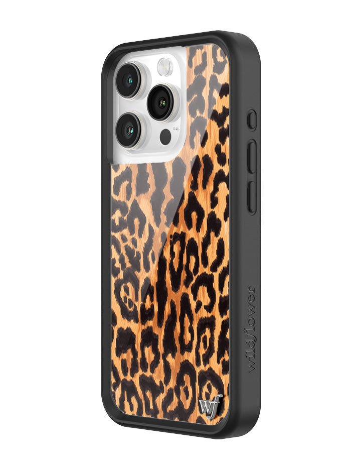 LEOL2015P-Leopard-Love-iPhone-15-Pro-Case-02.jpg
